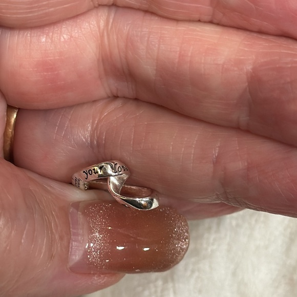 Grandma Engraved Heart Sterling Silver Necklace .925 stamped NWT and gift box - Picture 5 of 9